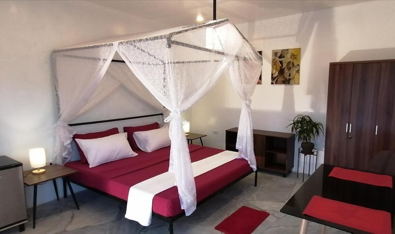 Bed and Breakfast Lonos Circle Private Garden Romblon Экстерьер фото