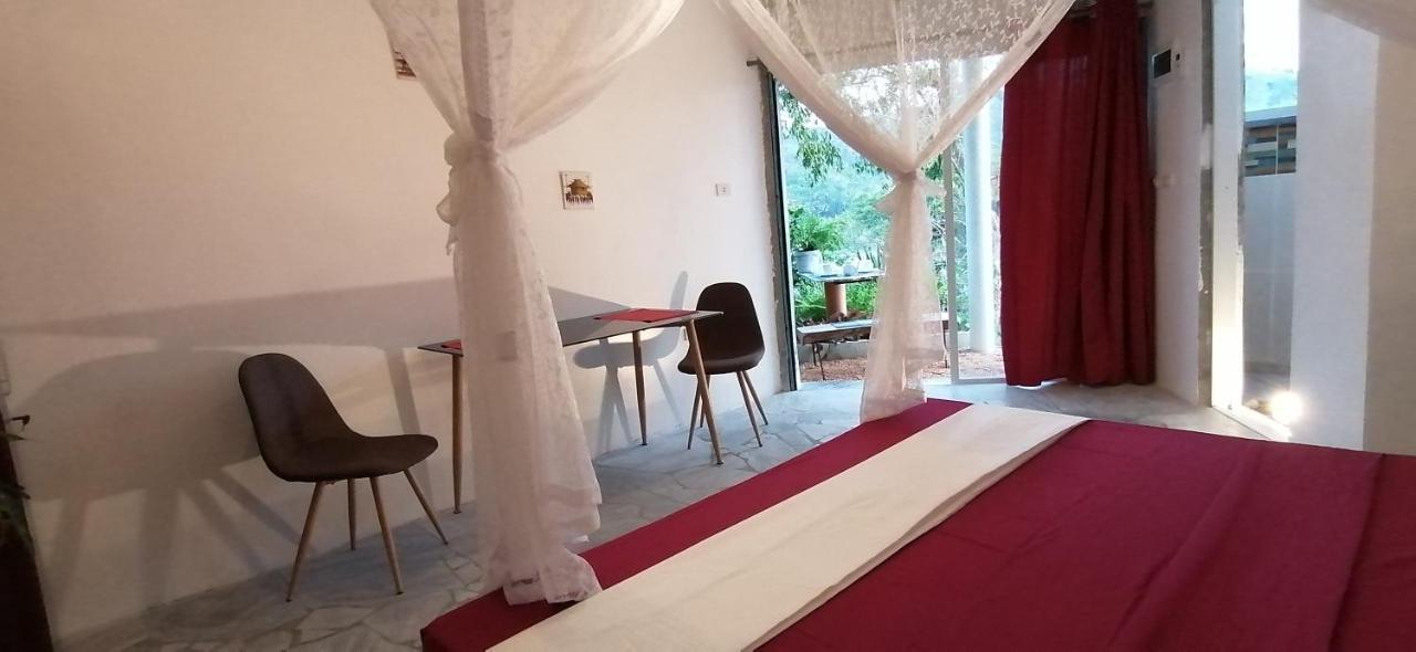 Bed and Breakfast Lonos Circle Private Garden Romblon Экстерьер фото